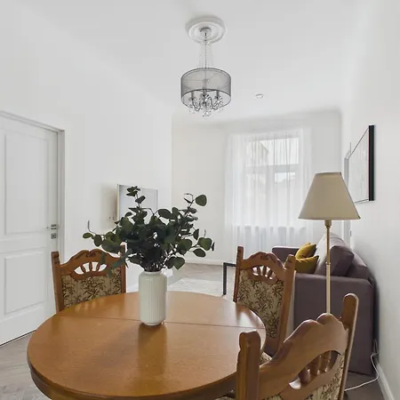 1bd In Art Noveau Quarter - 4 Guests Appartement *