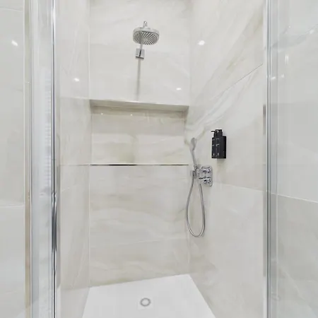 1bd In Art Noveau Quarter - 4 Guests * Riga